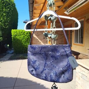 Rare Find!  Vintage Desmo Navy Blue Embroidered Straw Purse / Shoulder Bag